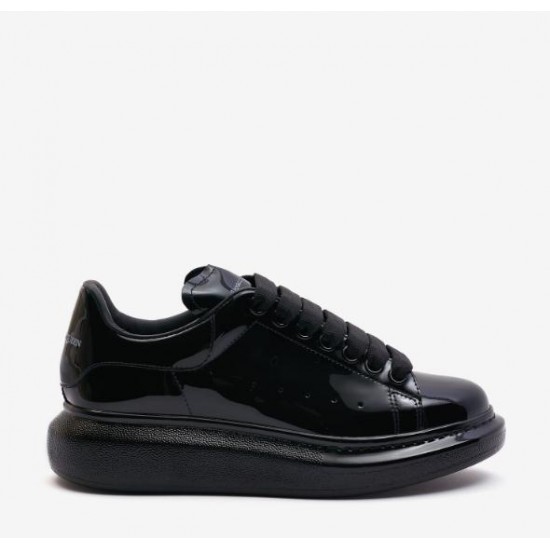 Alexander Mcqueen Women's Oversized Sneaker in Black #  style 718130WIA3C1000